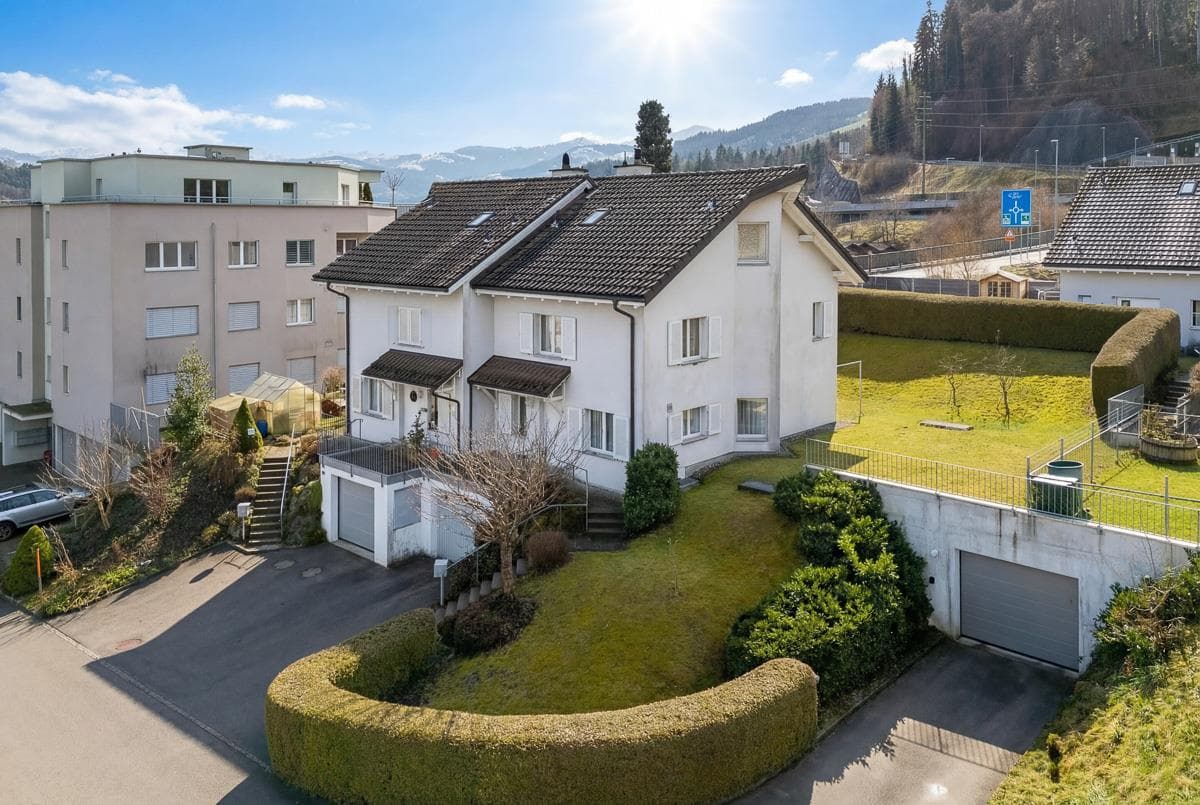 Gepflegtes Doppeleinfamilienhaus an ruhiger und zentraler Lage