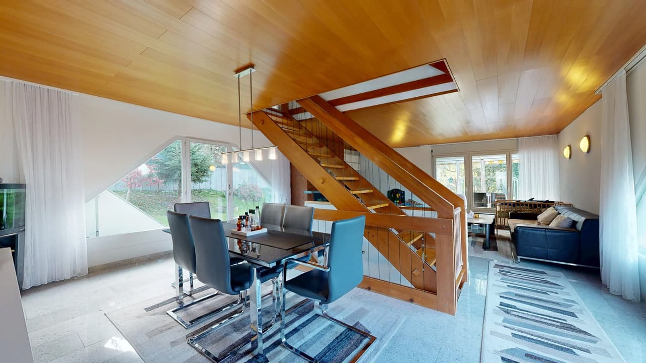 Freistehendes 5.5-Zimmer-Einfamilienhaus mit Cheminée und Hobbyraum