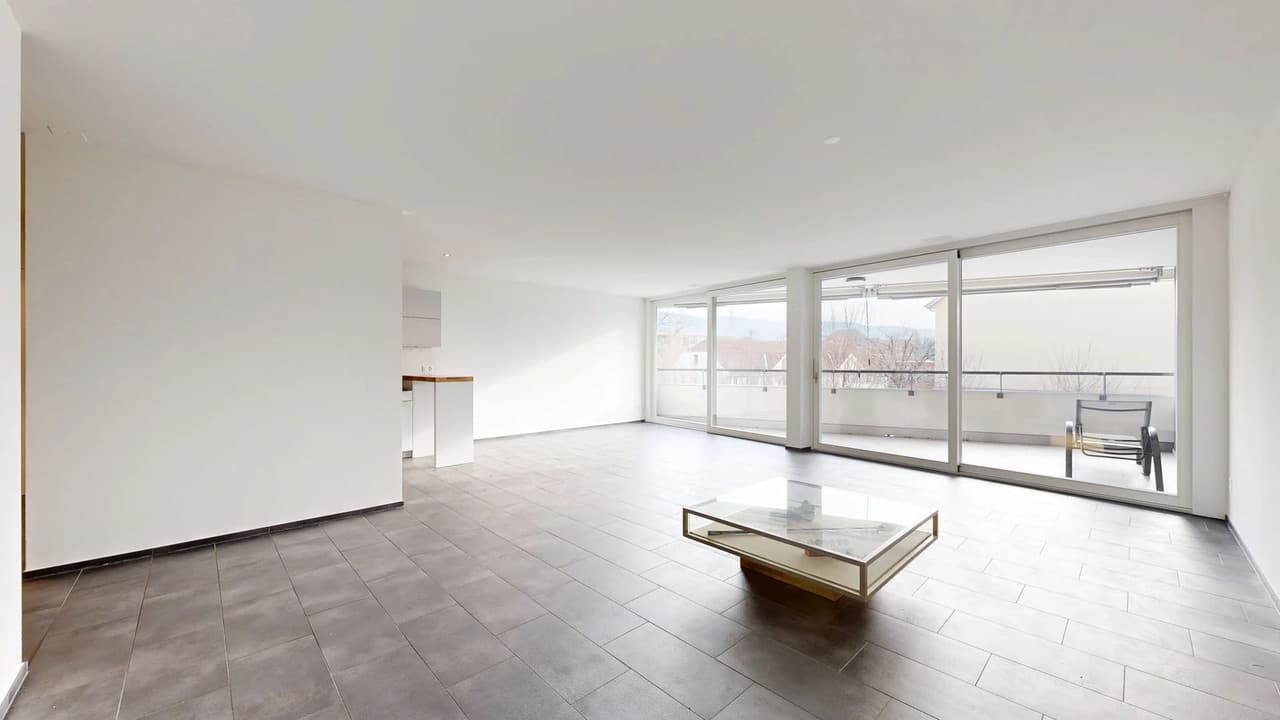 Moderne 3.5-Zimmer-Wohnung mit Balkon und Einstellhallenplatz