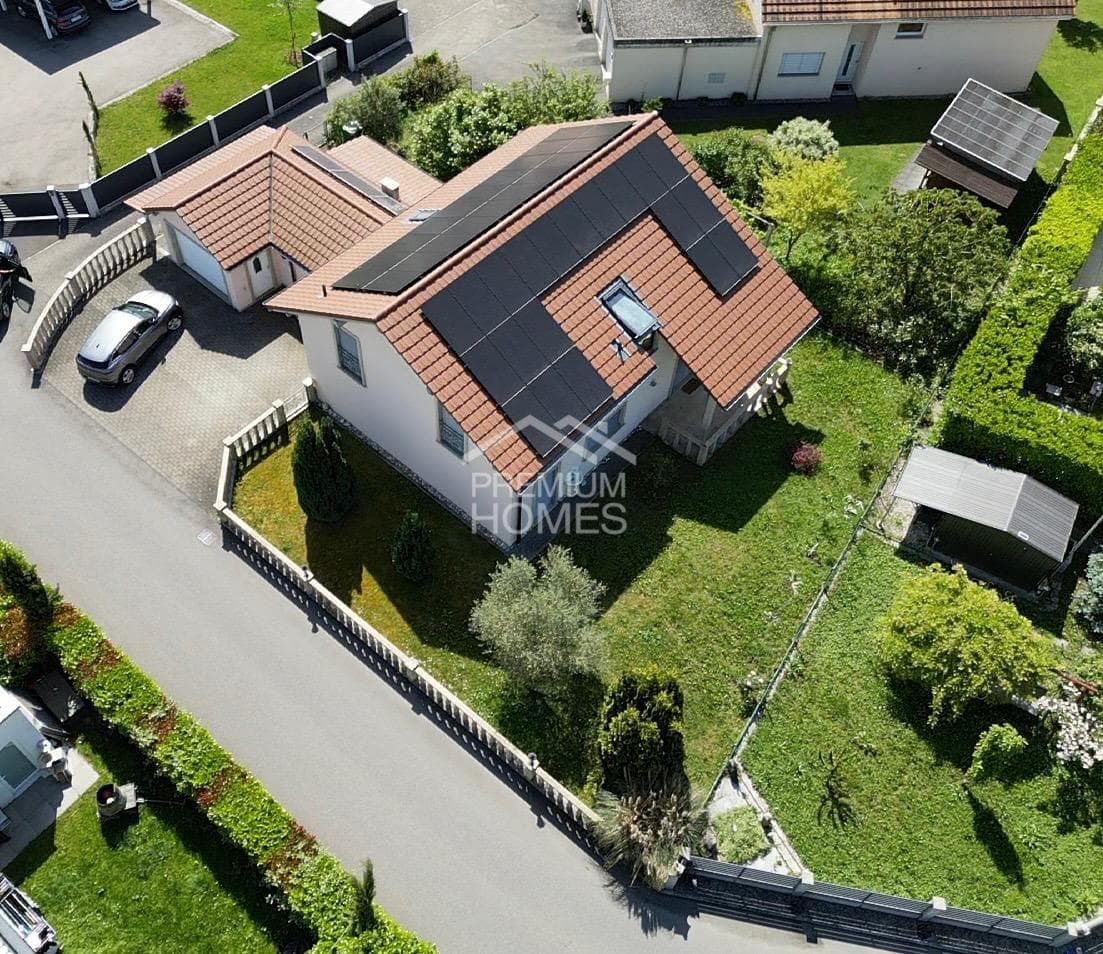 Traumdomizil mit Whirlpool, Solaranlage & viel Platz in Thielle