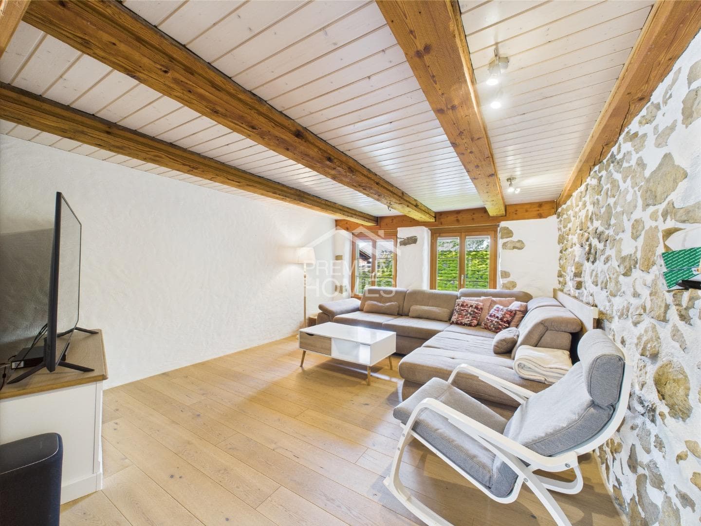 Licht, Raum und Ruhe - Zweifamilienhaus mit Potenzial