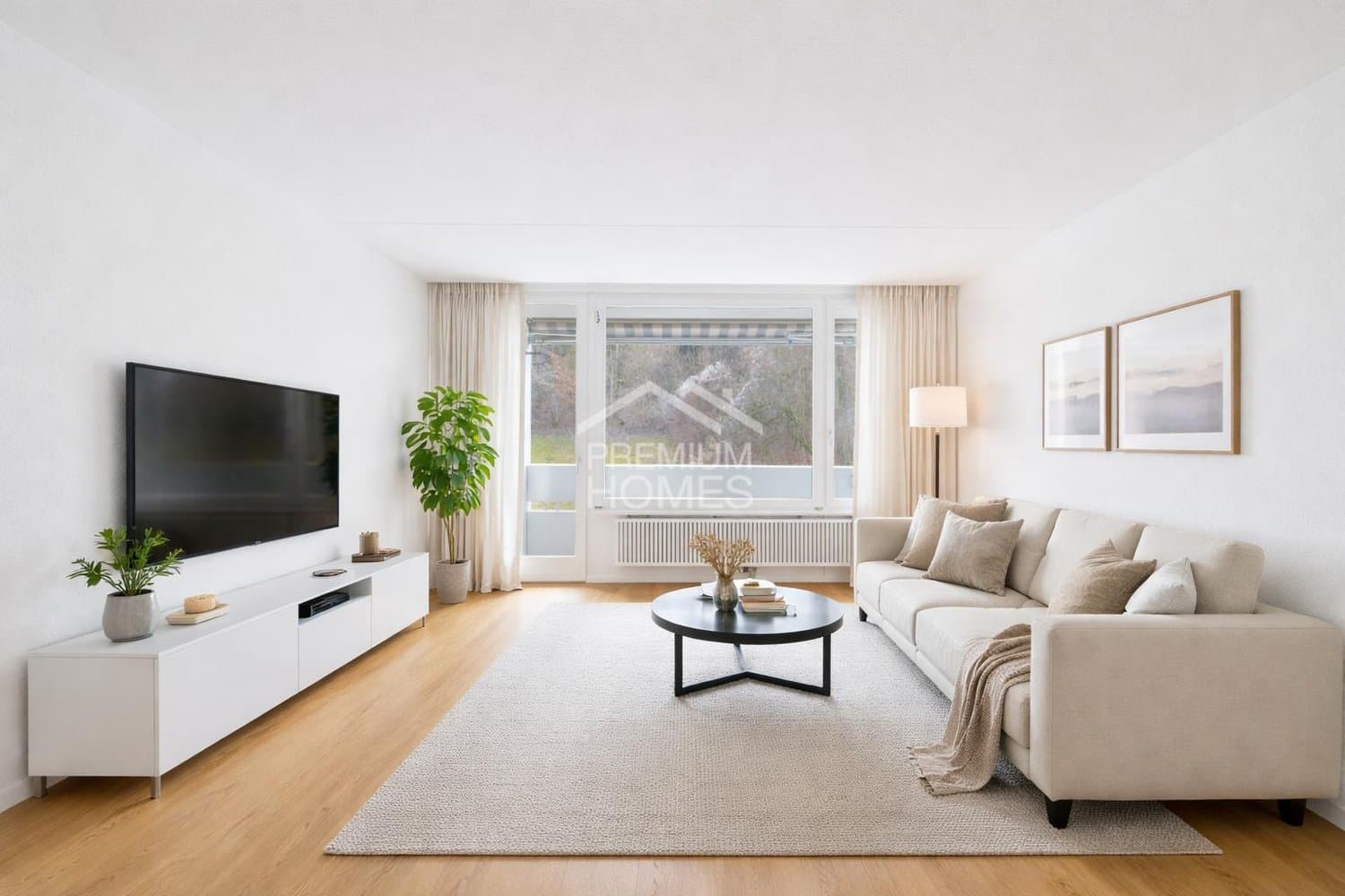 LICHTDURCHFLUTETE WOHNOASE MIT WEITBLICK