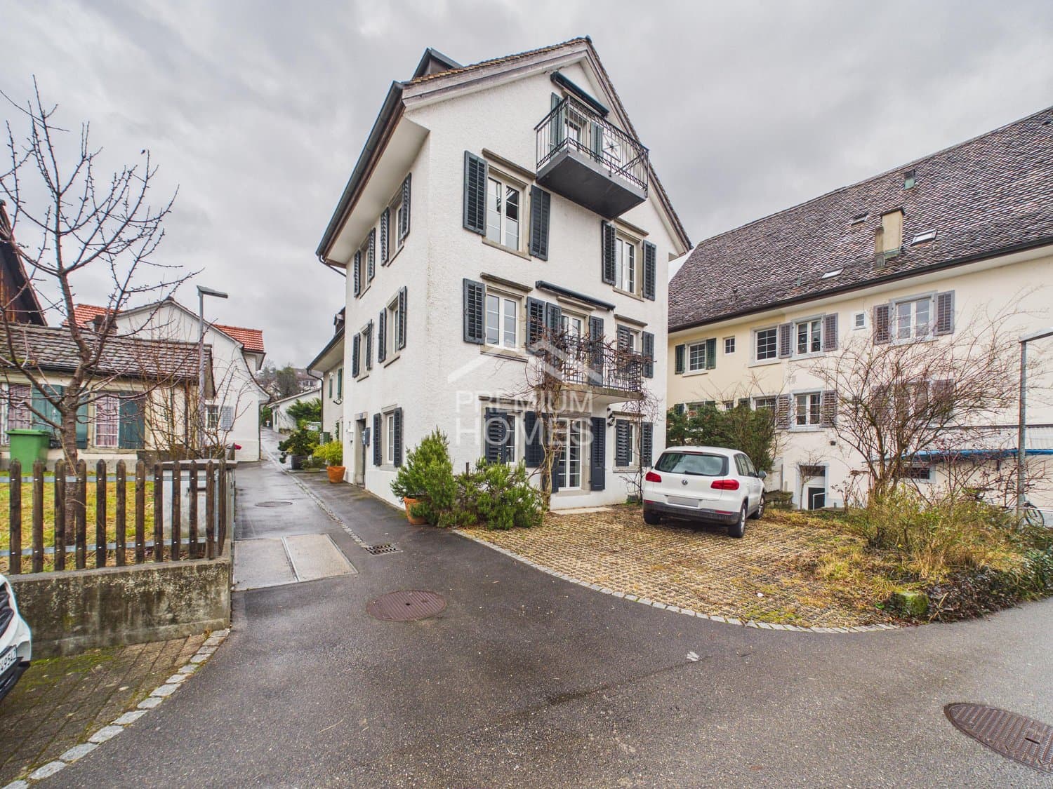 Zeitloses Anwesen mit Panorama - Seeblick !!!