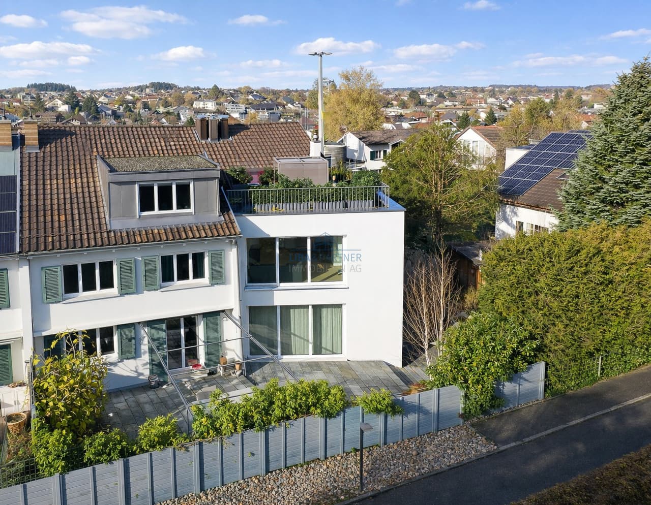 Stilvoll saniertes Einfamilienhaus mit modernem Anbau und Charakter