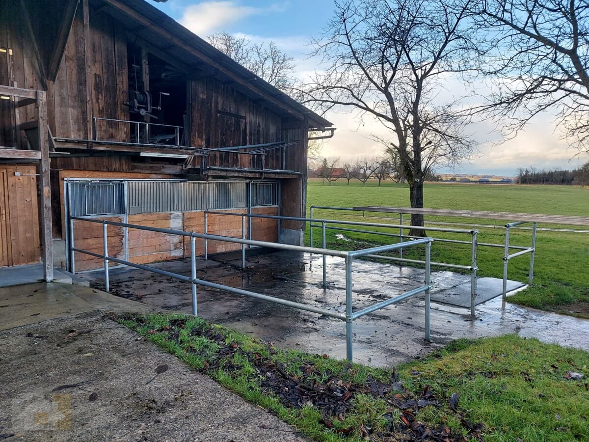 Selbstversorger Stall mit Auslauf für zwei Pferde zusammen