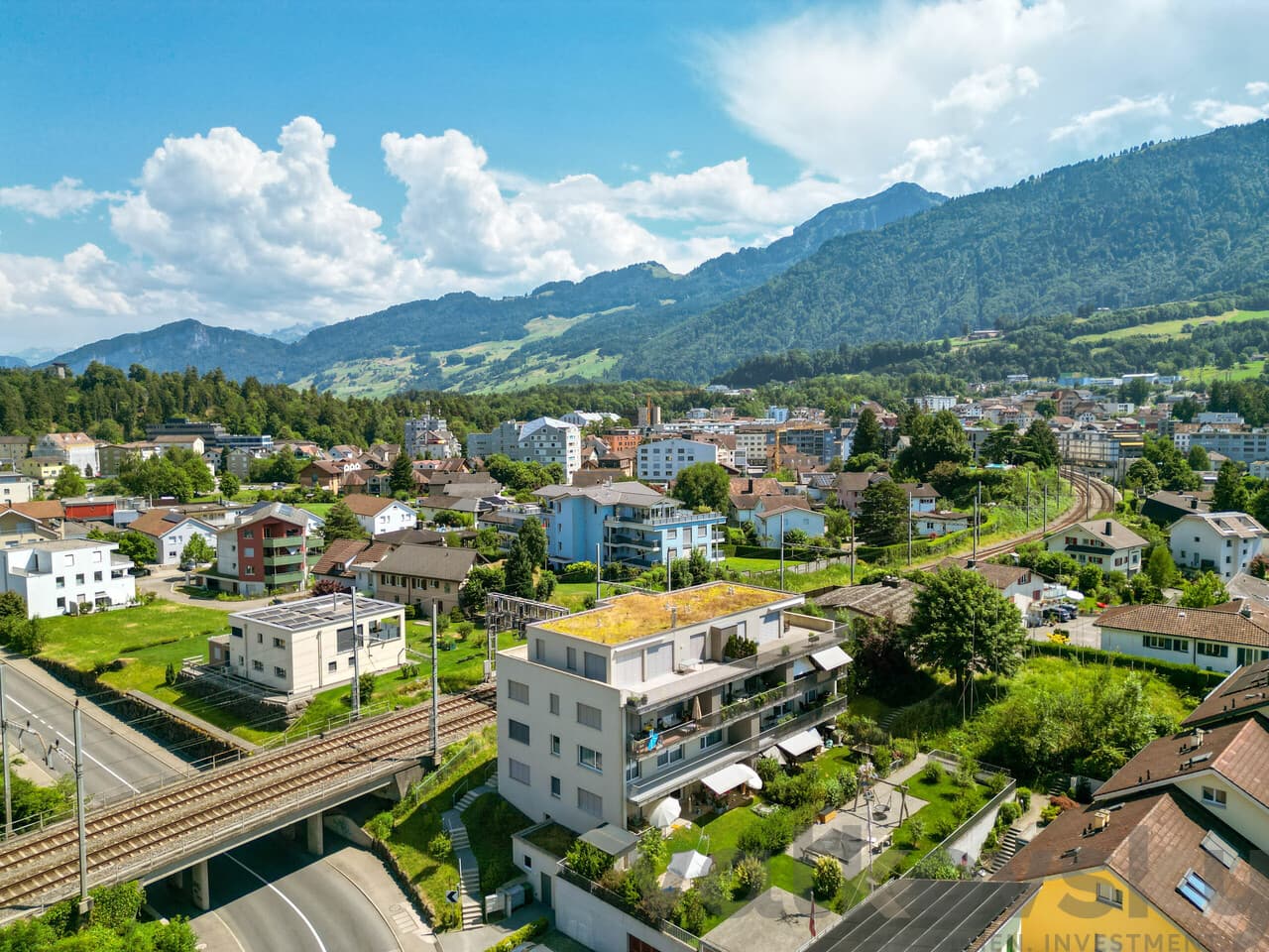 Grosse Wohnung an zentraler Lage mit Bergsicht