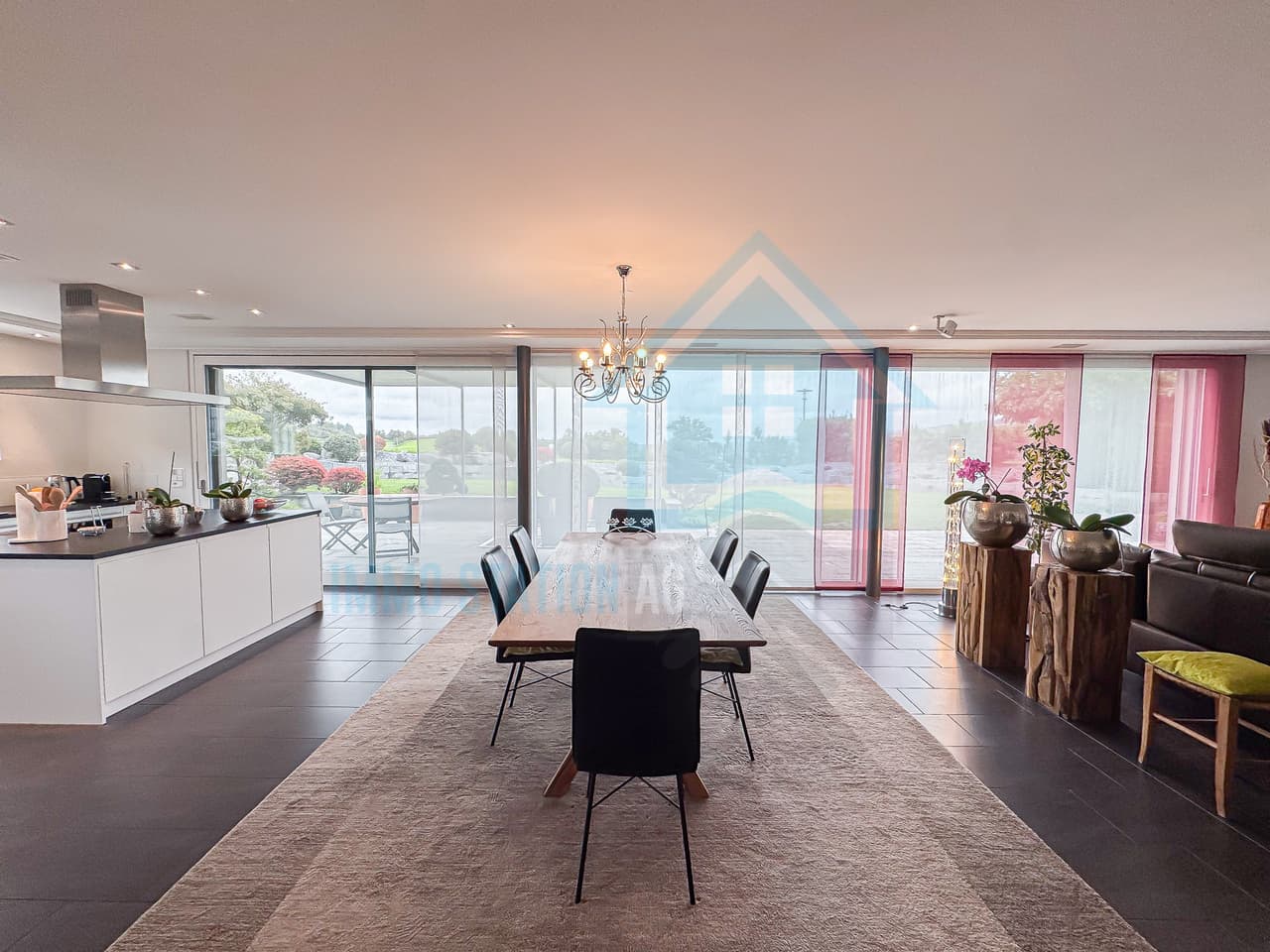 Exklusive Terrassenwohnung mit spektakulärem Alpenpanorama