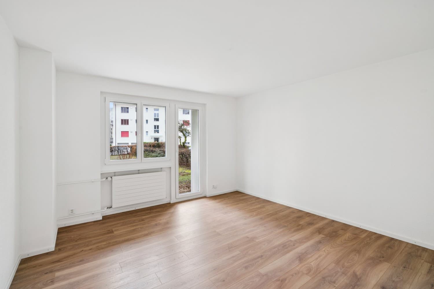 Charmante 2.5-Zimmerwohnung mit Gartensitzplatz  Wohnen in neuer Qualität