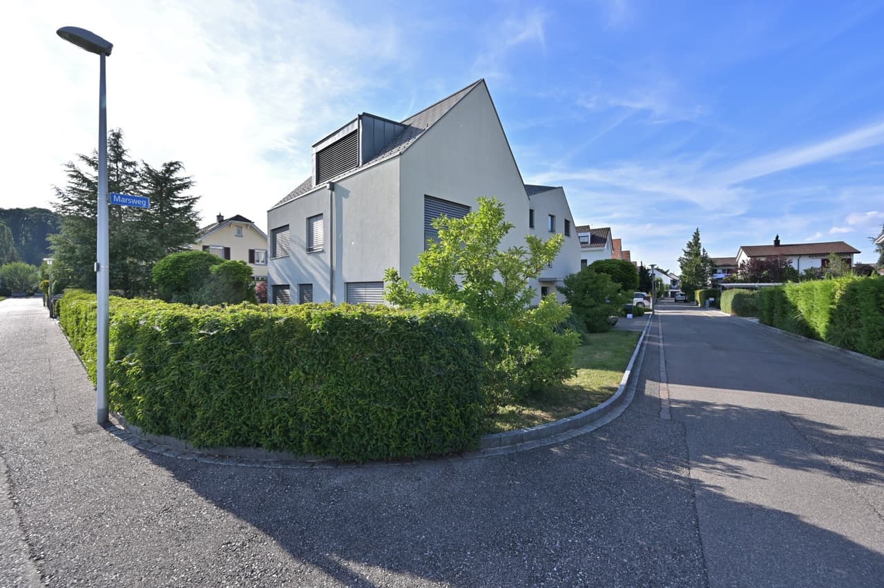 EINZIGARTIGE DACHWOHNUNG IN FAMILIENFREUNDLICHEM QUARTIER