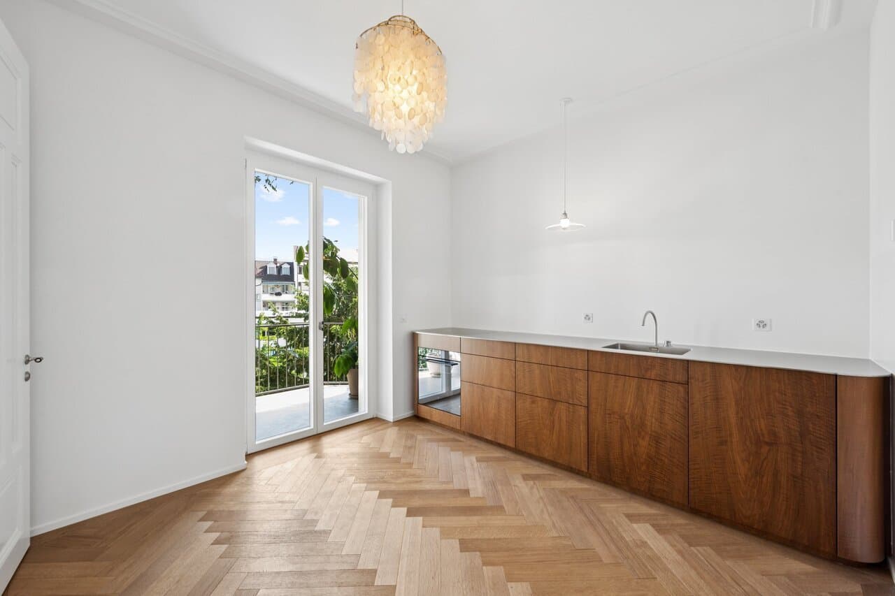 AT THE TOP - PENTHOUSE MIT WEITSICHT ÜBER DIE DÄCHER VON BASEL