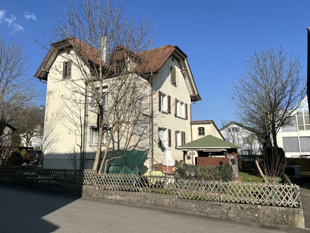 Attraktives Mehrfamilienhaus im steuergünstigen Bettlach - Top-Lage im Dorfzentrum!