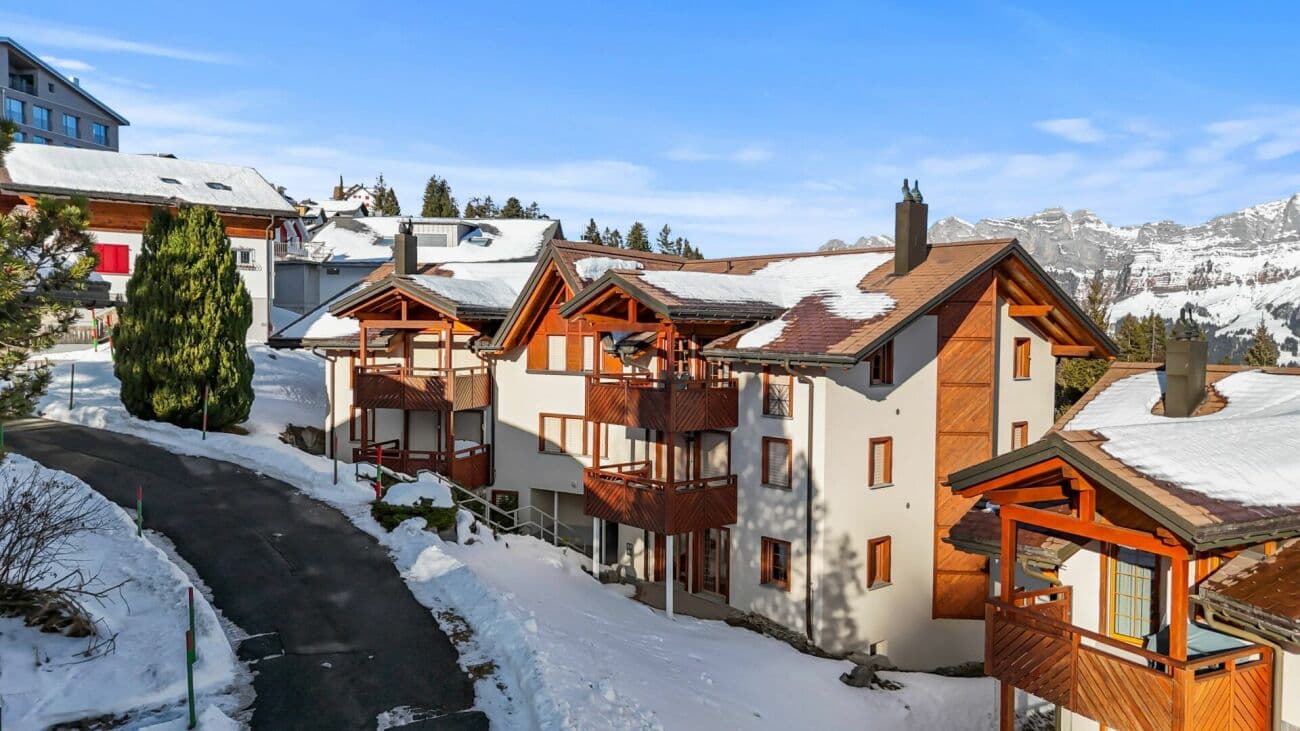 4 1/2-Zimmer-Ferienwohnung mit eigener Sauna und einem Tiefgaragenplatz
