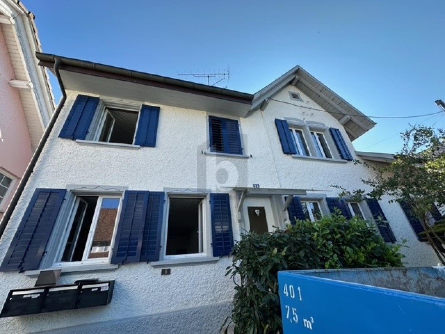 MODERN, LICHTDURCHFLUTET & MIT GARTENZUGANG