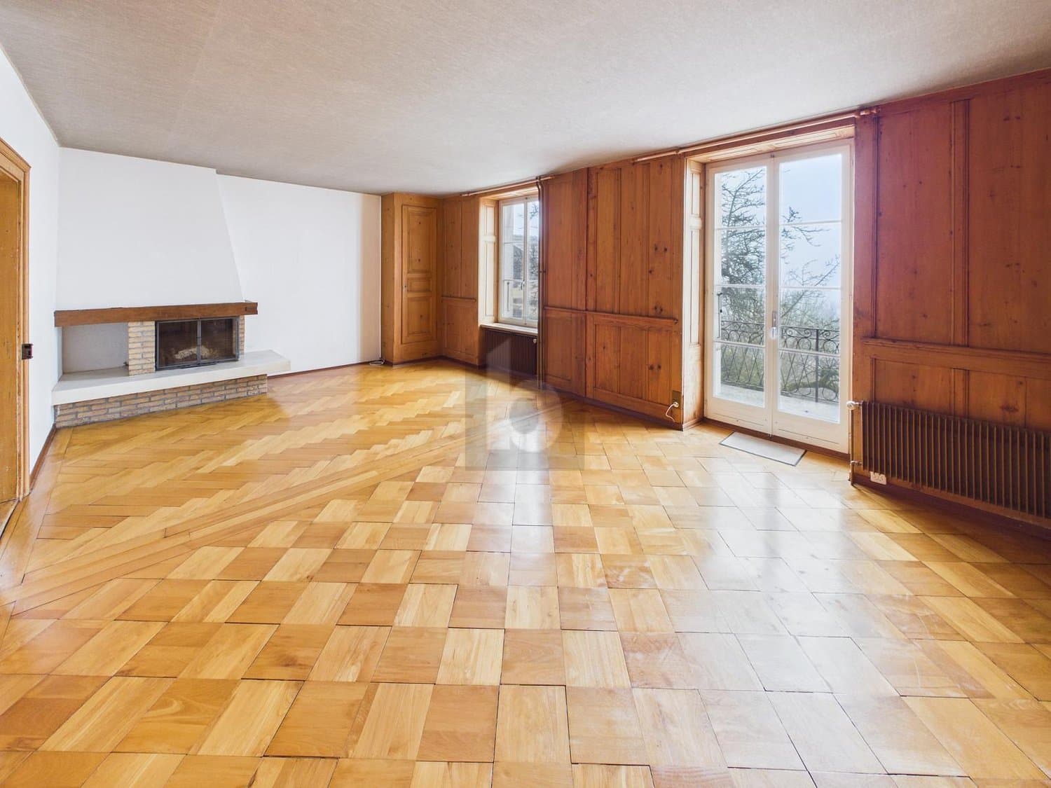 CHARMANT, RUHIG  UND HELL