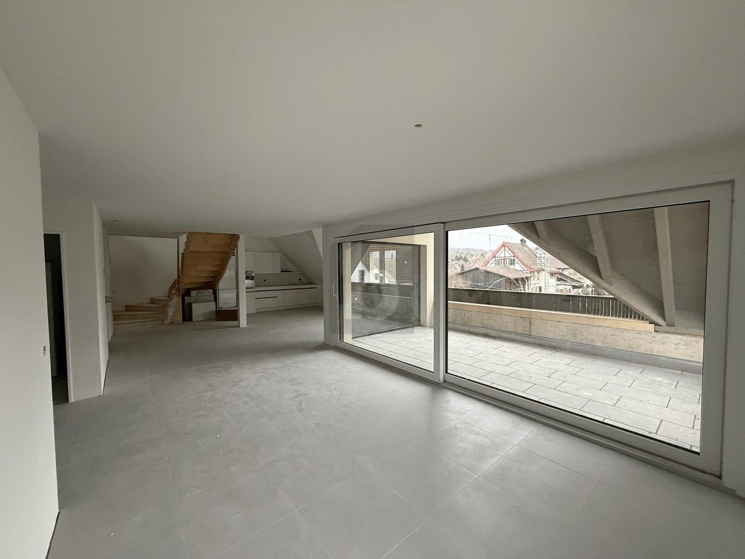 EXKLUSIV MIT GROSSER DACHTERRASSE