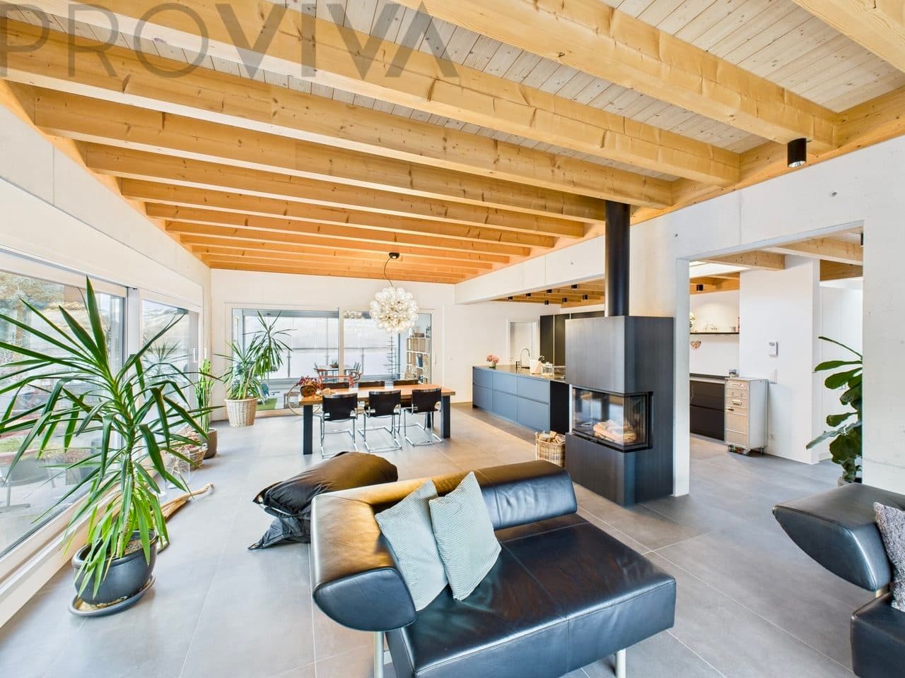 Luxuriöses und smartes Wohnen - mit Wintergarten, Balkon und Terrasse