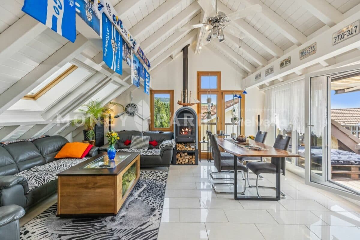 4.5-Zimmer-Dachwohnung mit Weitblick